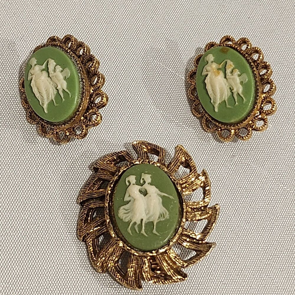 Vintage Green Cameo Brooch Pin & Clip On Earring Set